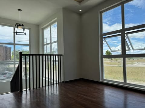 Eton Sta Rosa View 3