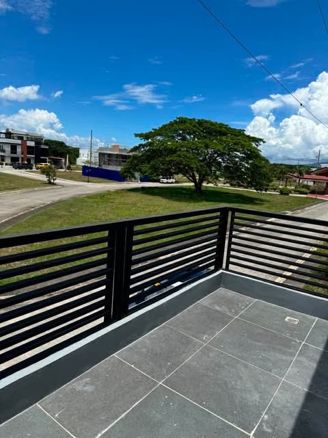 Eton Sta Rosa View 5